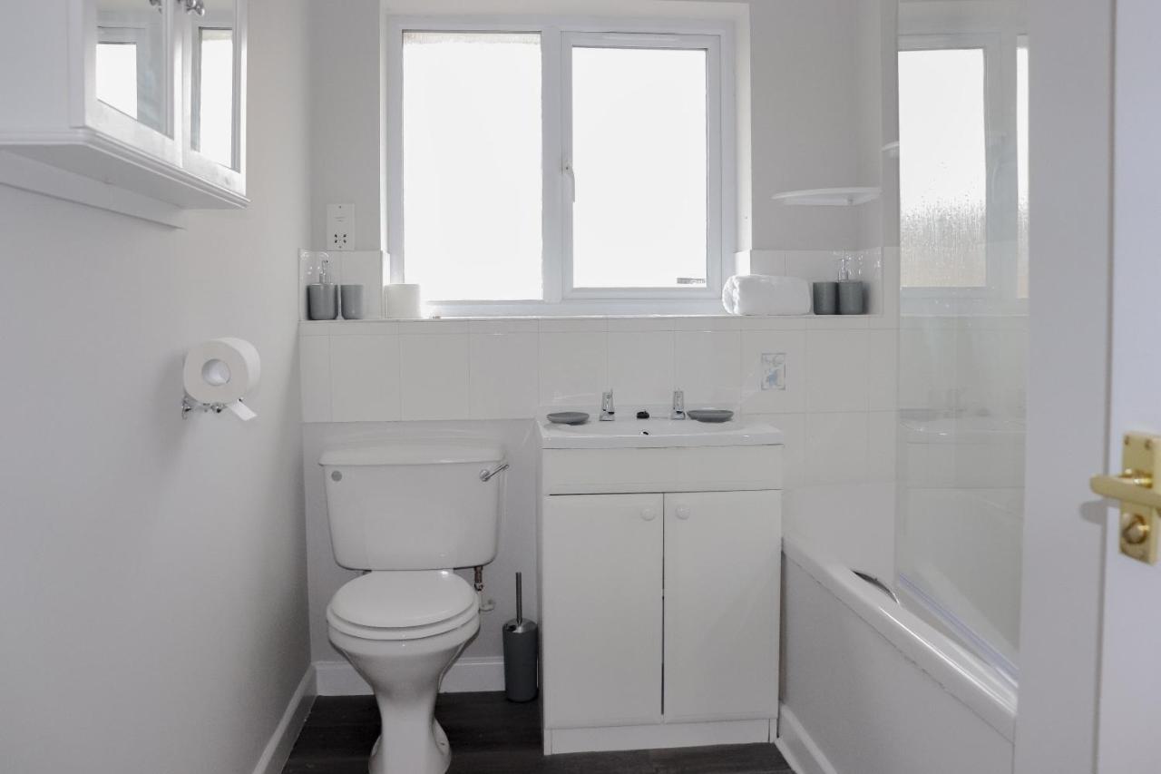 Wester-Moor Comfy Modern House In Barnstaple By Staystay Com Bagian luar foto