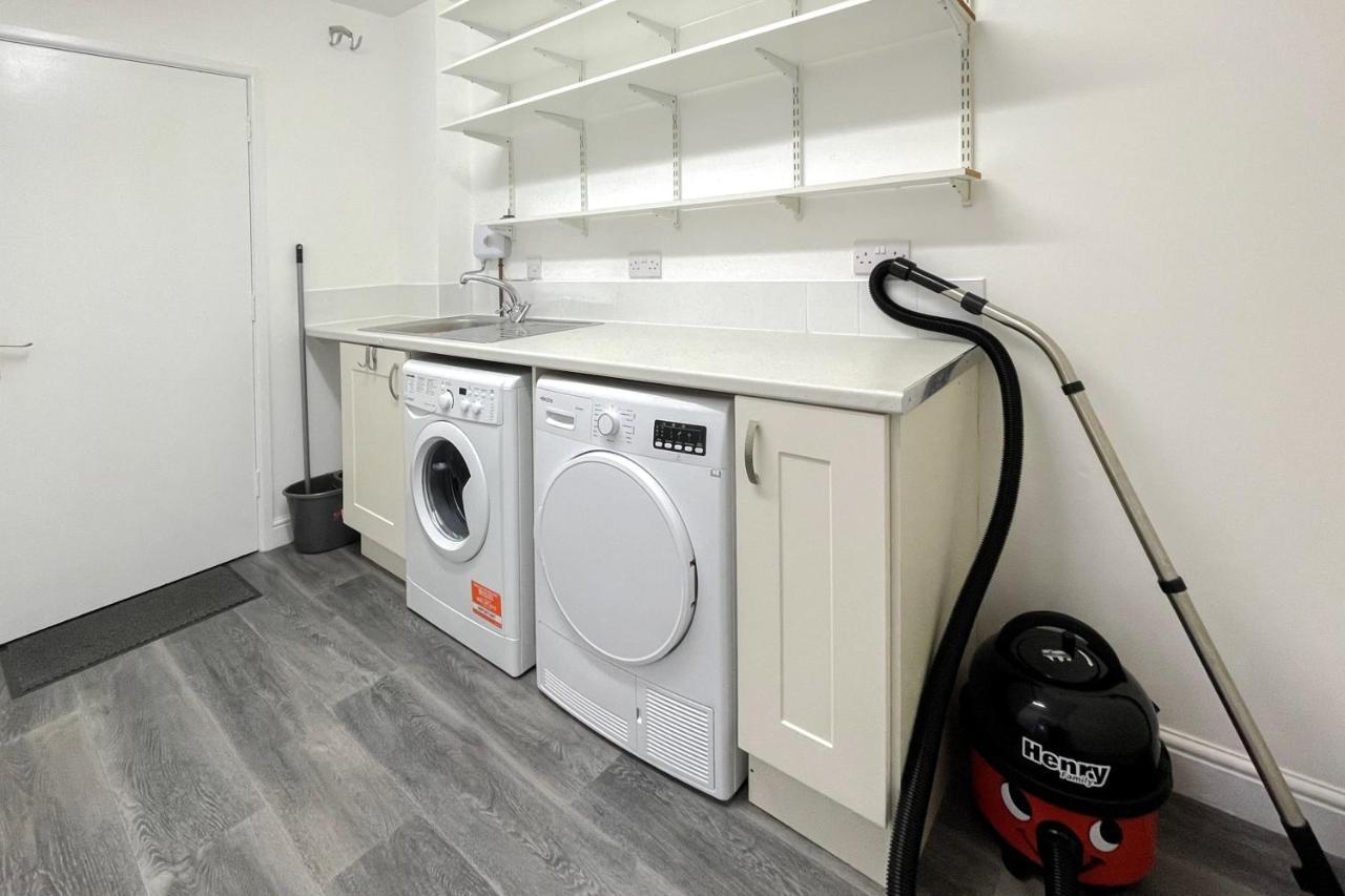 Wester-Moor Comfy Modern House In Barnstaple By Staystay Com Bagian luar foto